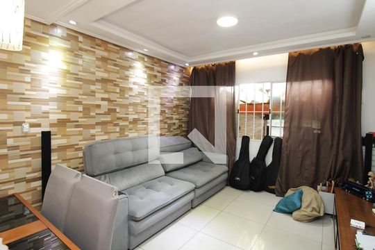 Casa à venda com 3 quartos, 136m² em Jardim Guapira, São Paulo