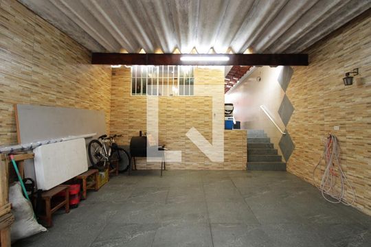 Garagem de casa à venda com 3 quartos, 136m² em Jardim Guapira, São Paulo