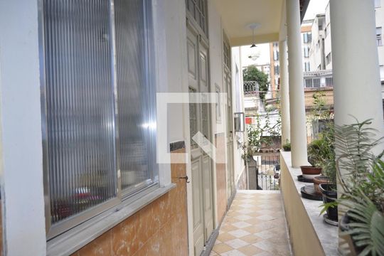Área comum de casa à venda com 3 quartos, 286m² em Sampaio, Rio de Janeiro