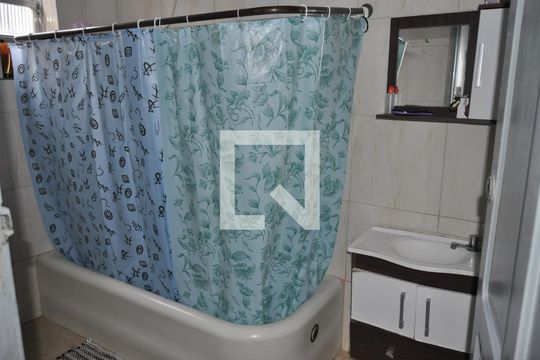 Banheiro de casa à venda com 3 quartos, 286m² em Sampaio, Rio de Janeiro