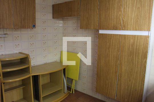 Cozinha de casa para alugar com 2 quartos, 300m² em Quinta da Paineira, São Paulo