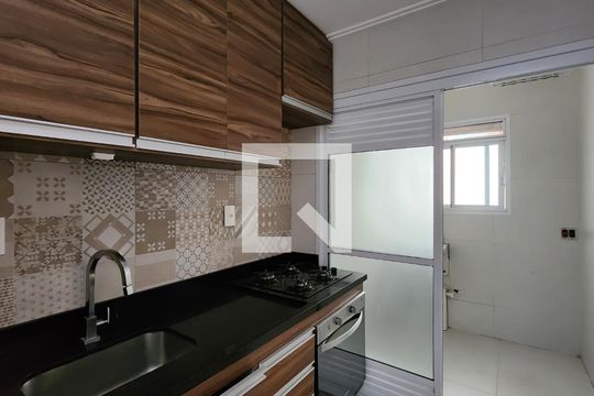 Cozinha de apartamento à venda com 2 quartos, 74m² em Jardim Tupanci, Barueri