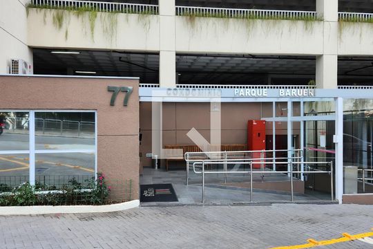 Fachada de apartamento à venda com 2 quartos, 74m² em Jardim Tupanci, Barueri