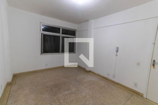 Sala  de apartamento para alugar com 1 quarto, 55m² em Icaraí, Niterói