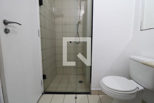 Banheiro de apartamento para alugar com 2 quartos, 64m² em Jardim Anhanguera, São Paulo