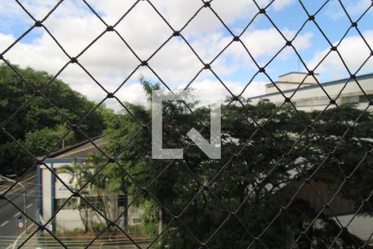 Vista da sacada de apartamento para alugar com 2 quartos, 64m² em Jardim Anhanguera, São Paulo