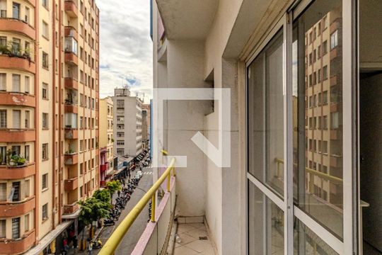 Varanda de kitnet/studio para alugar com 1 quarto, 3m² em Campos Elíseos, São Paulo