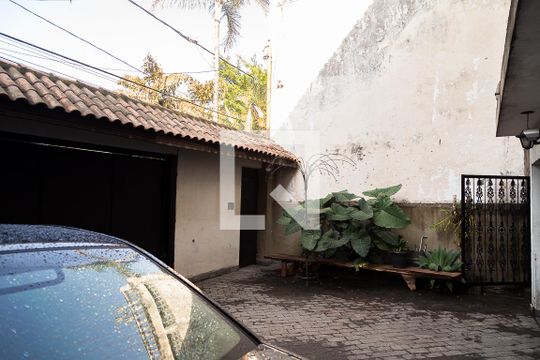 Garagem de casa para alugar com 6 quartos, 290m² em Vila do Encontro, São Paulo