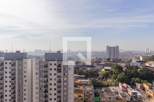 Vista dos quartos de apartamento para alugar com 2 quartos, 50m² em Jardim Roberto, Osasco
