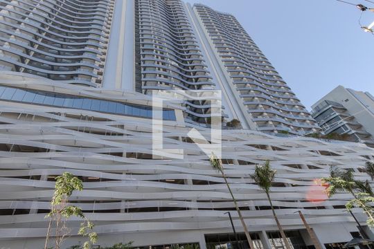 Fachada de kitnet/studio para alugar com 1 quarto, 32m² em Jardim das Acácias, São Paulo