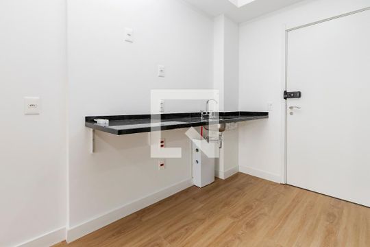 Cozinha de kitnet/studio para alugar com 1 quarto, 32m² em Jardim das Acácias, São Paulo