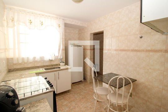 Cozinha de apartamento à venda com 2 quartos, 67m² em São Lucas, Belo Horizonte