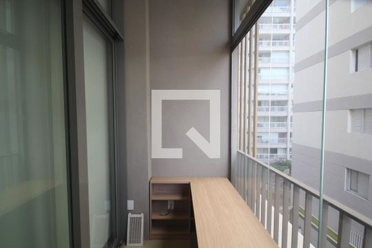 Varanda de kitnet/studio para alugar com 1 quarto, 27m² em Vila Mariana, São Paulo