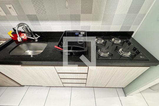 Cozinha de apartamento à venda com 2 quartos, 50m² em Parque Erasmo Assunção, Santo André