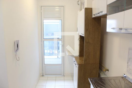 Cozinha de apartamento para alugar com 2 quartos, 56m² em Jardim Rebelato, Cotia