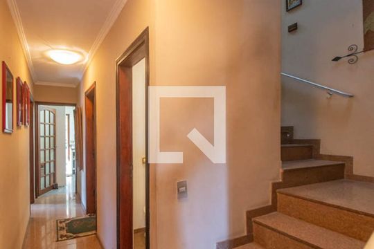 Corredor de casa à venda com 3 quartos, 268m² em Vila Gumercindo, São Paulo