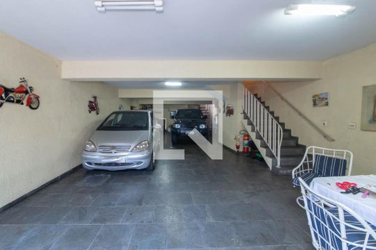 Garagem de casa à venda com 3 quartos, 268m² em Vila Gumercindo, São Paulo