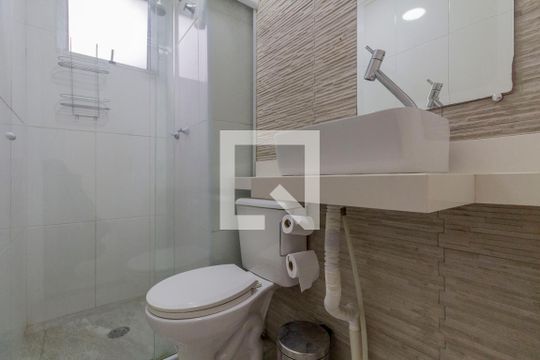 Banheiro de apartamento para alugar com 2 quartos, 38m² em Colônia (zona Leste), São Paulo
