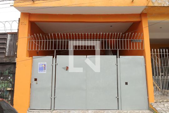 Fachada do Imóvel - Placa instalada de casa para alugar com 2 quartos, 150m² em Jardim Pedro José Nunes, São Paulo