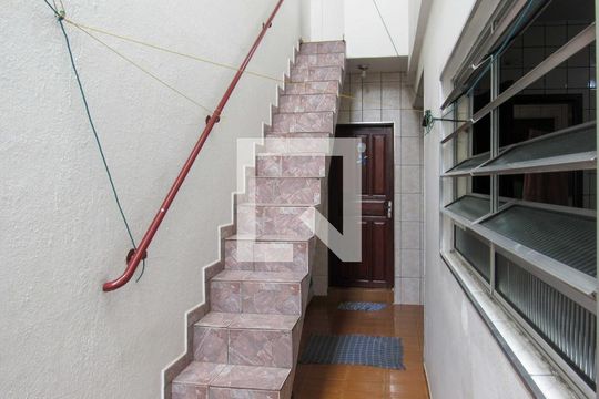 Escada de casa à venda com 3 quartos, 125m² em Centro, Diadema