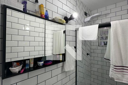 Banheiro da Suíte de casa à venda com 4 quartos, 146m² em Jardim Sarah, São Paulo