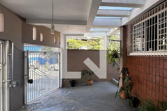 Garagem de casa à venda com 4 quartos, 146m² em Jardim Sarah, São Paulo