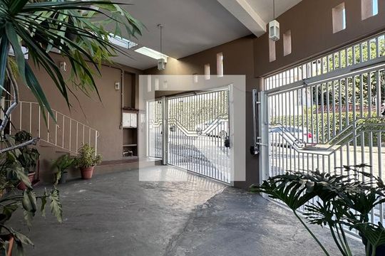 Garagem de casa à venda com 4 quartos, 146m² em Jardim Sarah, São Paulo