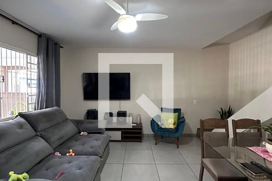 Casa à venda com 4 quartos, 146m² em Jardim Sarah, São Paulo