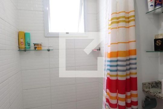 Banheiro de apartamento para alugar com 1 quarto, 25m² em Brás, São Paulo