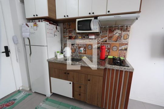 Cozinha de apartamento para alugar com 1 quarto, 25m² em Brás, São Paulo