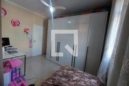Quarto 1 de casa à venda com 3 quartos, 240m² em Jardim América, Rio de Janeiro