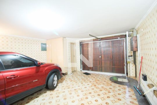 Garagem de casa para alugar com 3 quartos, 279m² em Jardim Analia Franco, São Paulo