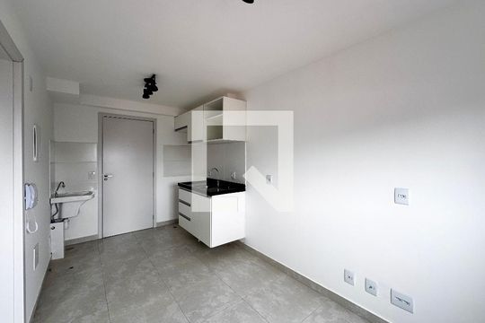 Sala de apartamento para alugar com 1 quarto, 25m² em Jardim Monte Azul, São Paulo