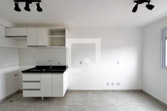 Sala/Cozinha de apartamento para alugar com 1 quarto, 25m² em Jardim Monte Azul, São Paulo
