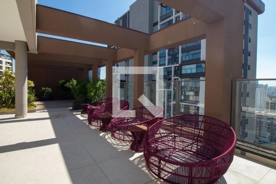Área comum de kitnet/studio para alugar com 1 quarto, 25m² em Jardim das Acacias, São Paulo
