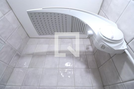 Banheiro de apartamento à venda com 2 quartos, 40m² em Água Branca, São Paulo