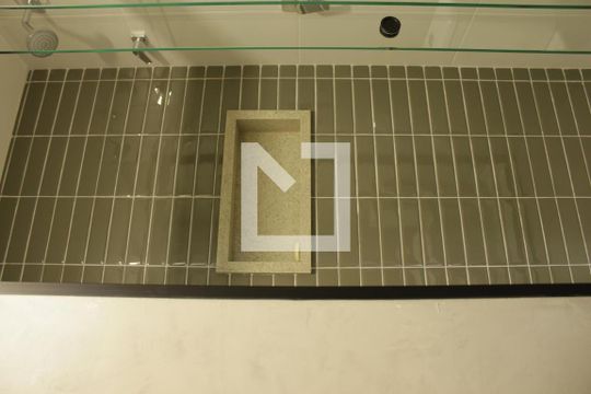 Banheiro da Sala de apartamento para alugar com 1 quarto, 66m² em Pinheiros, São Paulo