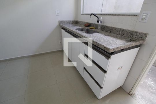 Cozinha de casa para alugar com 2 quartos, 107m² em Shopping Park, Uberlândia