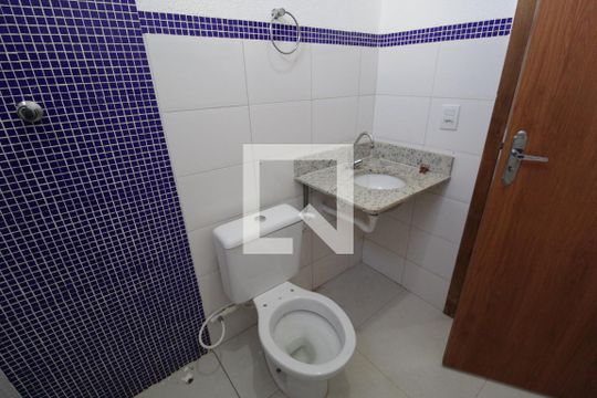 Banheiro Social de casa para alugar com 2 quartos, 107m² em Shopping Park, Uberlândia