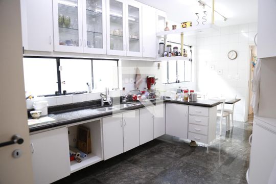 Cozinha de casa à venda com 4 quartos, 620m² em City América, São Paulo