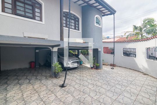 Garagem de casa à venda com 3 quartos, 219m² em Jardim Stetel, Santo André