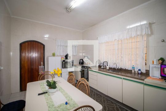 Cozinha de casa à venda com 3 quartos, 160m² em Vila Guilherme, São Paulo