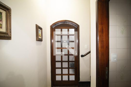 Corredor de casa à venda com 3 quartos, 160m² em Vila Guilherme, São Paulo