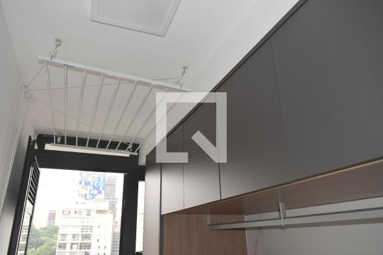 Área de Serviço de apartamento para alugar com 2 quartos, 97m² em Cerqueira César, São Paulo
