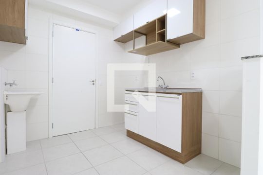 Cozinha de apartamento para alugar com 1 quarto, 29m² em Água Branca, São Paulo