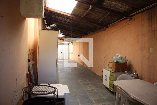 Área de Serviço de casa à venda com 3 quartos, 120m² em Bairro da Glória, Contagem