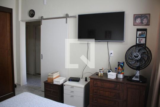 Quarto 2 de casa à venda com 3 quartos, 120m² em Bairro da Glória, Contagem