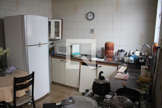 Cozinha de casa à venda com 3 quartos, 120m² em Bairro da Glória, Contagem