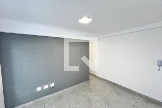 Sala/Cozinha de apartamento para alugar com 2 quartos, 42m² em Parada Inglesa, São Paulo