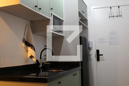 Cozinha de kitnet/studio para alugar com 1 quarto, 23m² em Sumarezinho, São Paulo